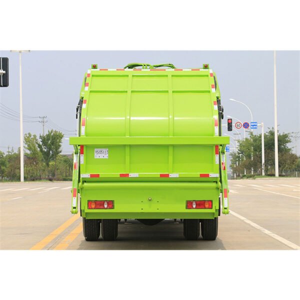 Garbage truck - Image 2